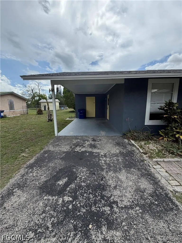 311 Schoolside Drive Lehigh Acres FL 33936