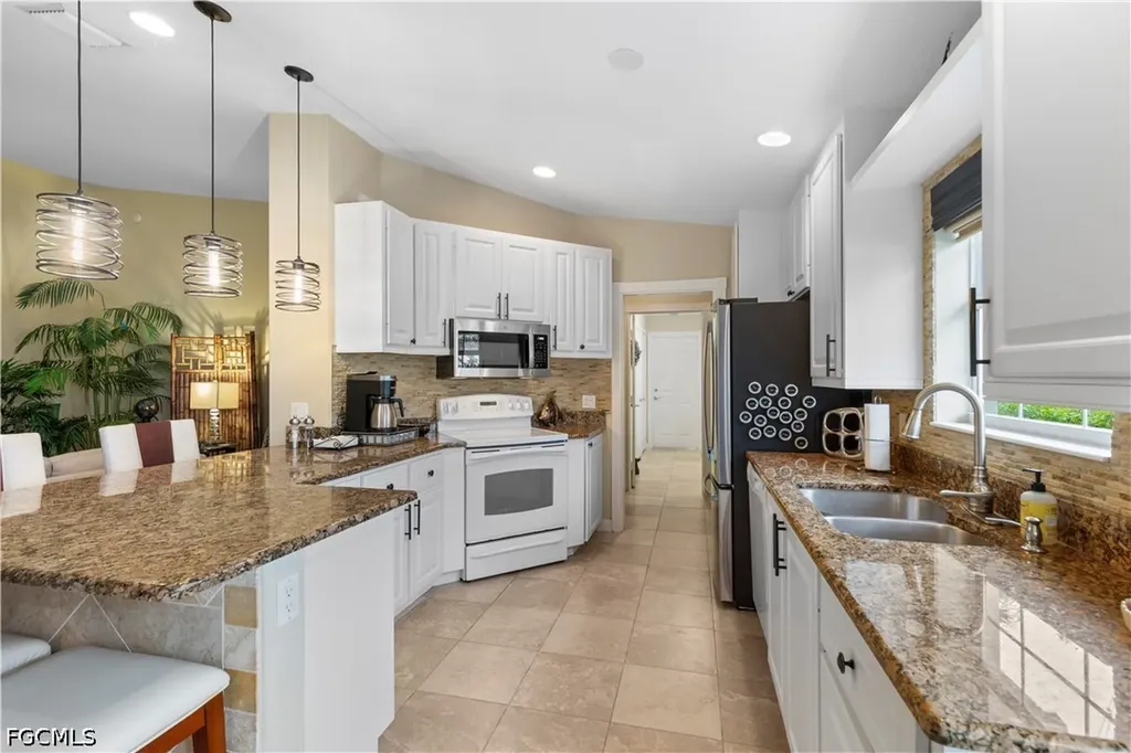 15382 Queen Angel Way Bonita Springs FL 34135