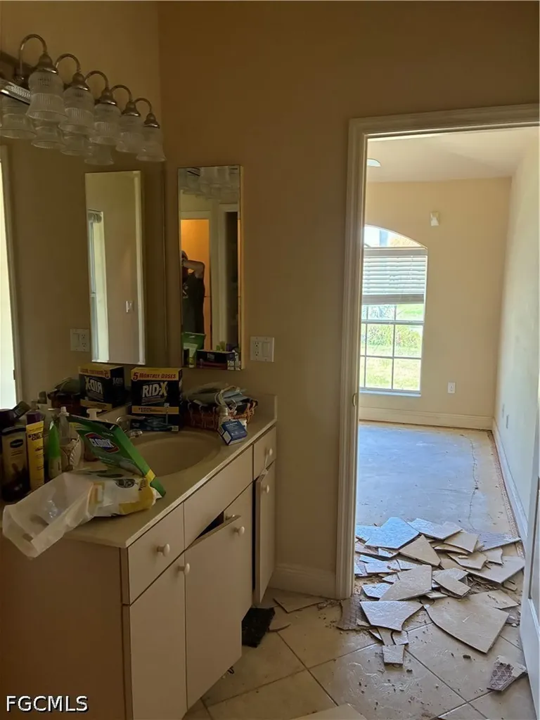 2810 NW 14th Terrace Cape Coral FL 33993
