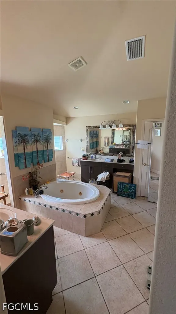 2810 NW 14th Terrace Cape Coral FL 33993