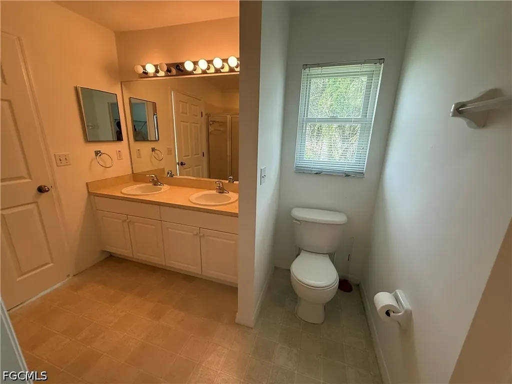 1701 NE 26th Terrace Cape Coral FL 33909