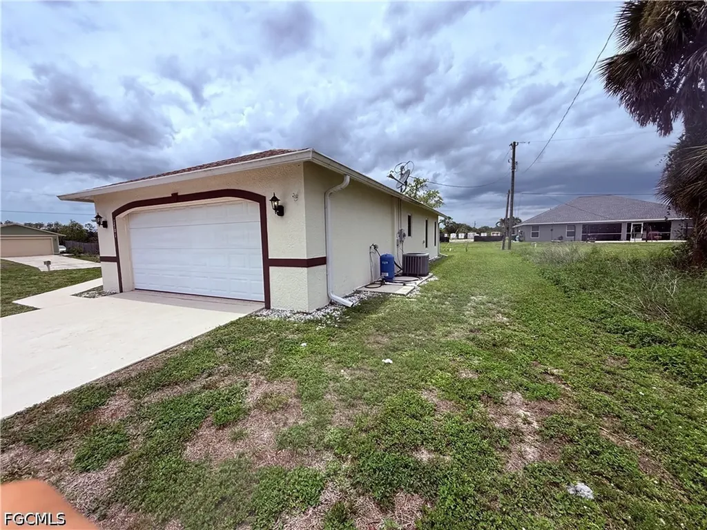 1701 NE 26th Terrace Cape Coral FL 33909