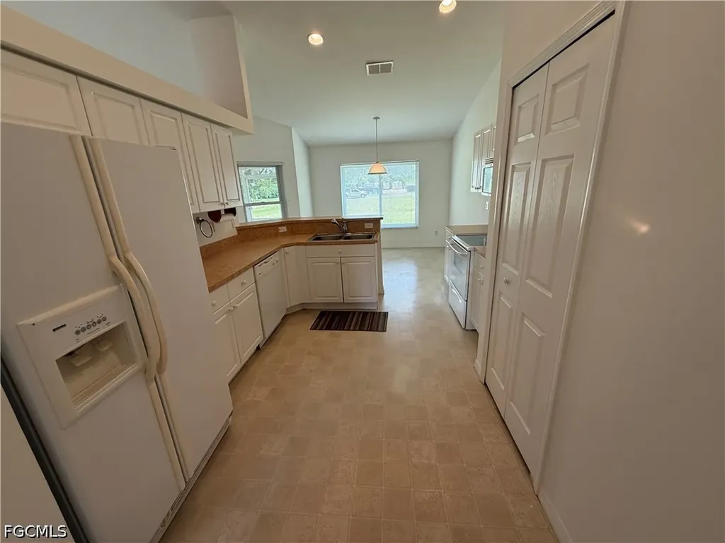 1701 NE 26th Terrace Cape Coral FL 33909