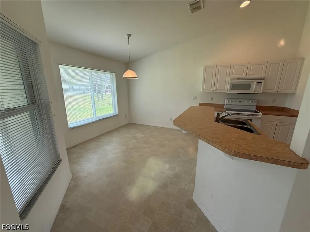 1701 NE 26th Terrace Cape Coral FL 33909