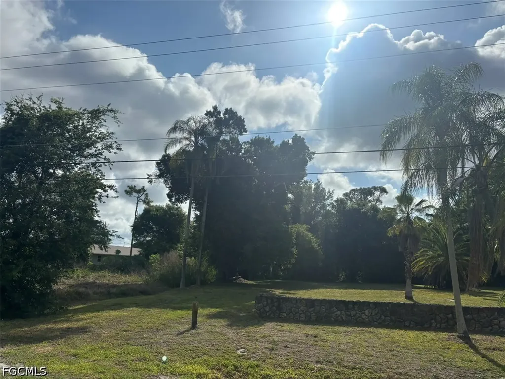 2948 Garden Street North Fort Myers FL 33917