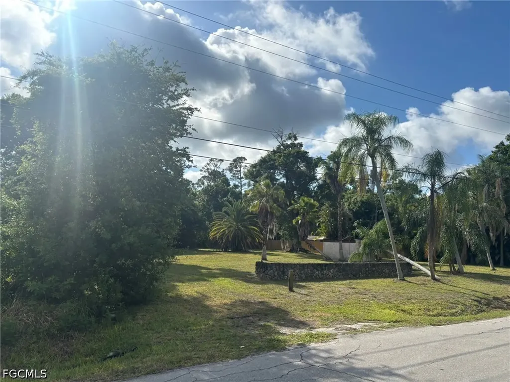 2948 Garden Street North Fort Myers FL 33917