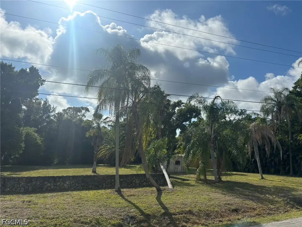 2948 Garden Street North Fort Myers FL 33917