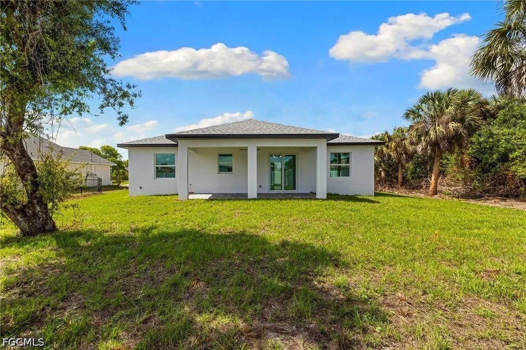 1337 NE 33rd Street Cape Coral FL 33909