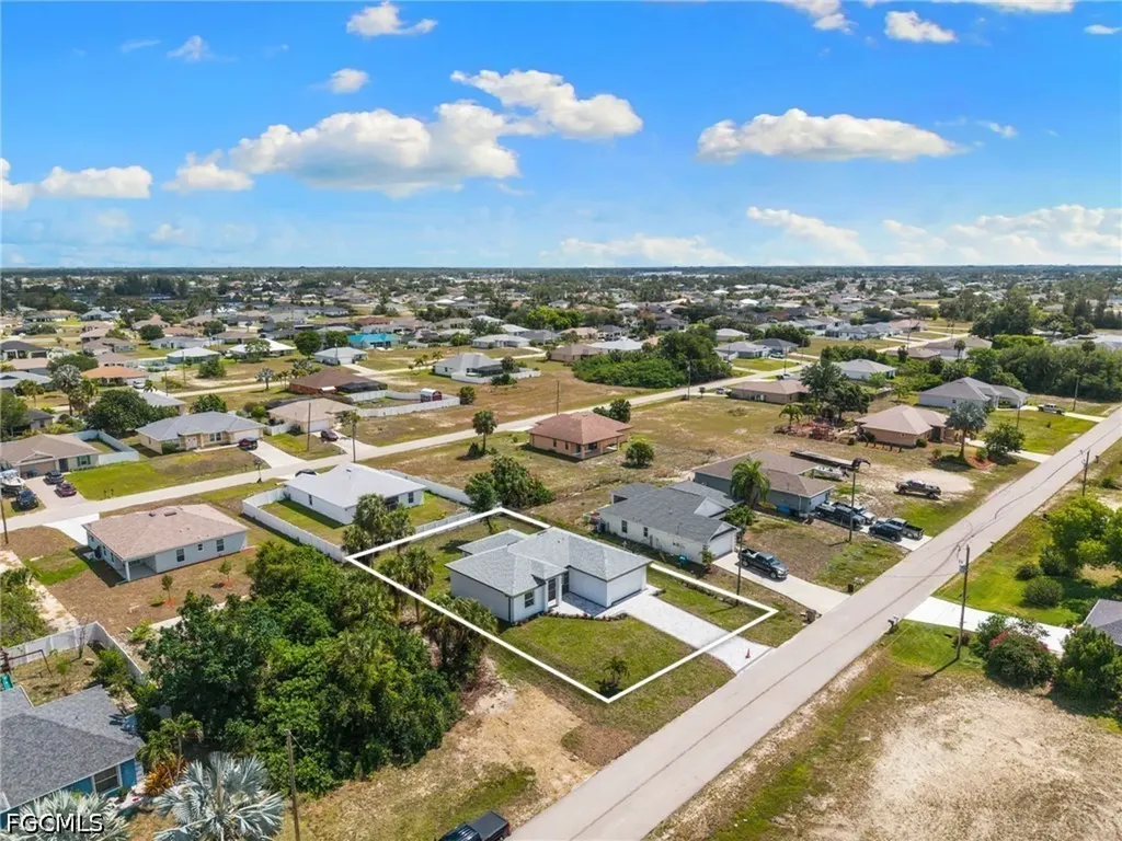 1337 NE 33rd Street Cape Coral FL 33909