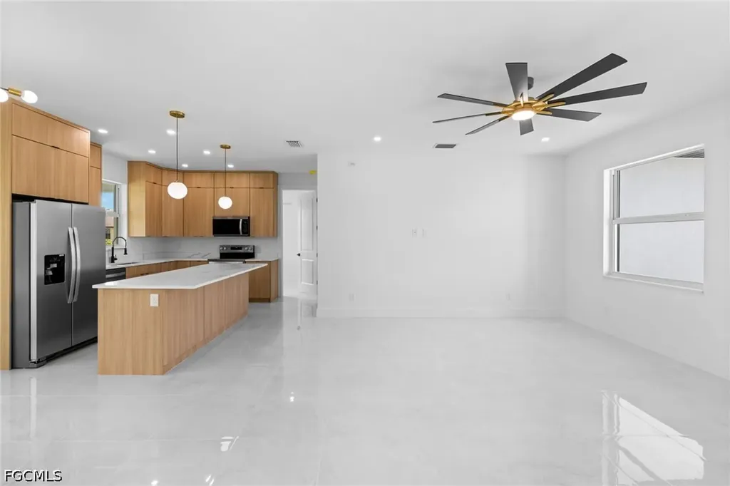 1337 NE 33rd Street Cape Coral FL 33909