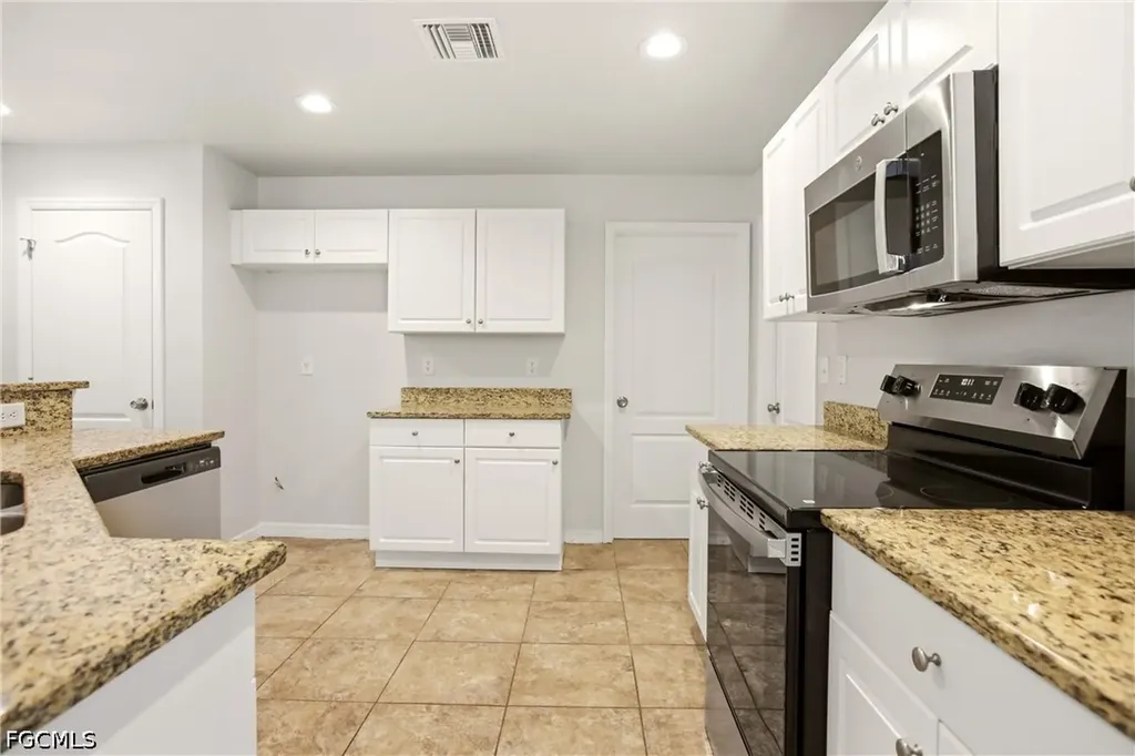 1036 Belmont Street E Lehigh Acres FL 33974