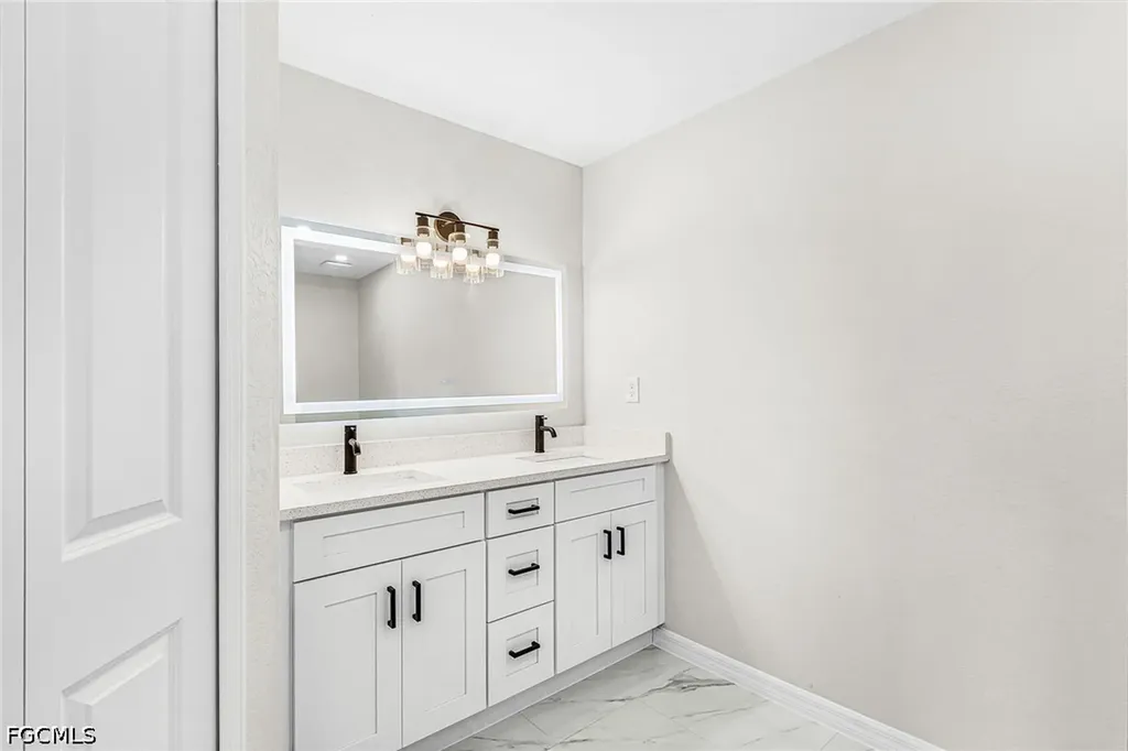 1723 NE 1st Avenue Cape Coral FL 33909