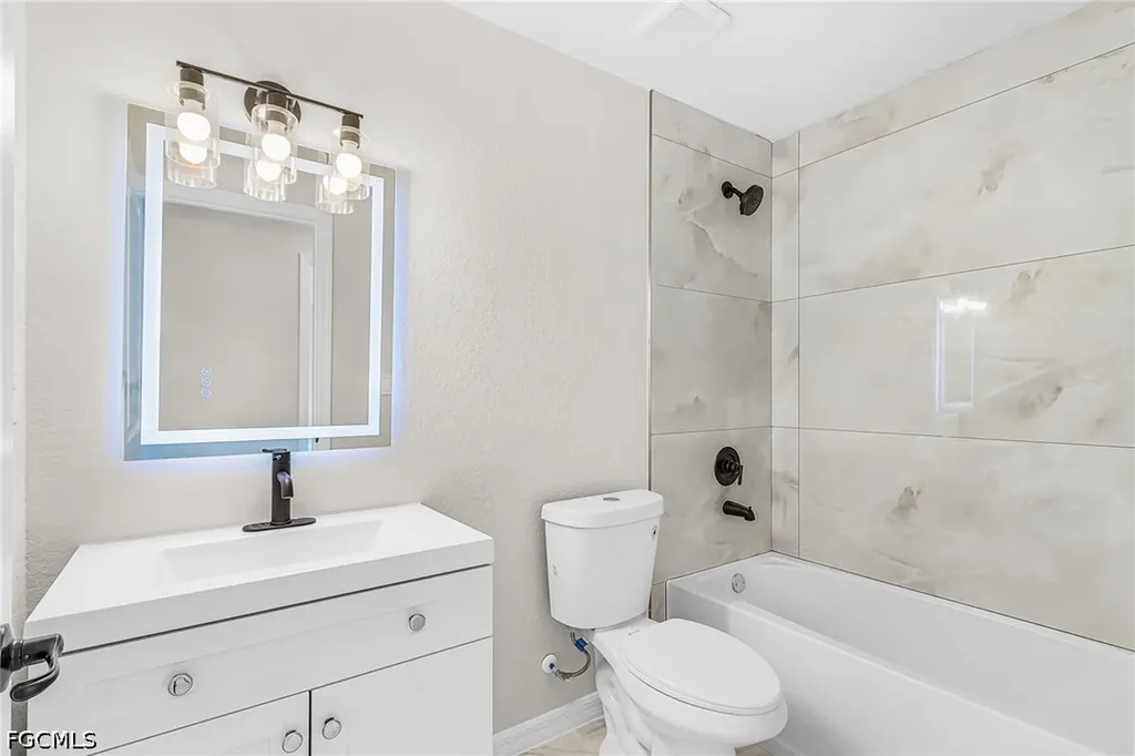 1723 NE 1st Avenue Cape Coral FL 33909