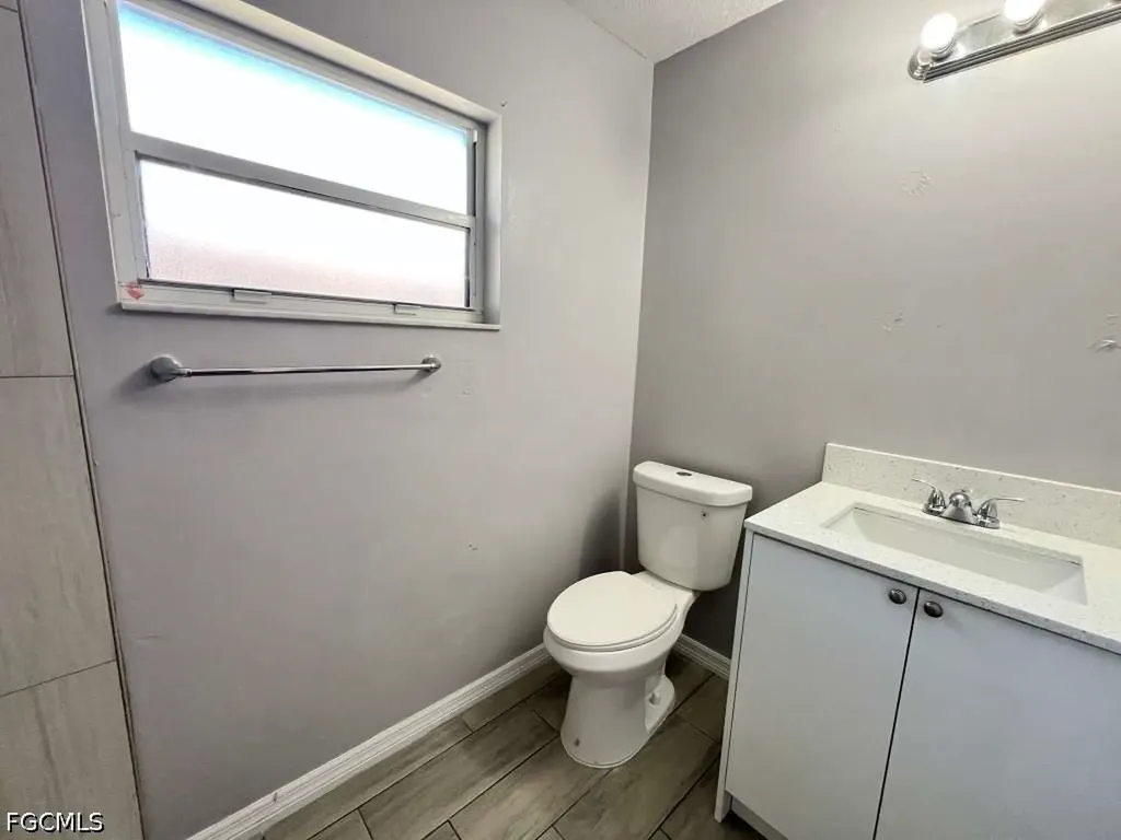 715 SE 24th Avenue Cape Coral FL 33990