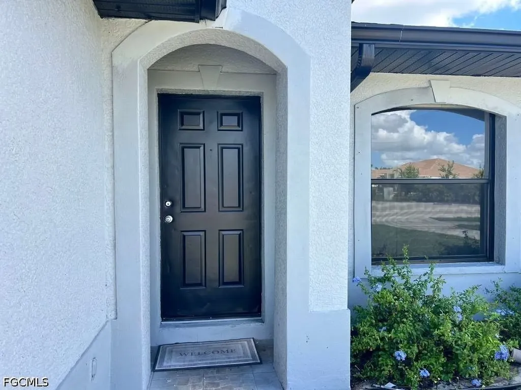 715 SE 24th Avenue Cape Coral FL 33990