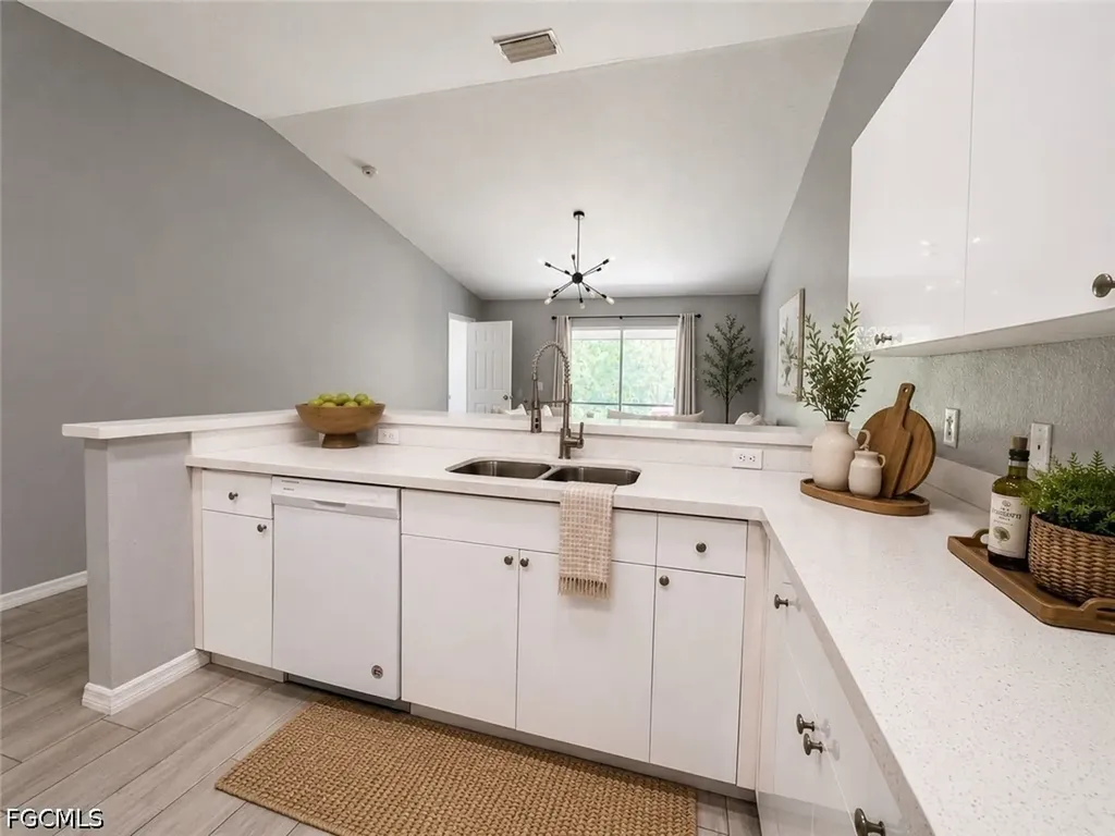 715 SE 24th Avenue Cape Coral FL 33990