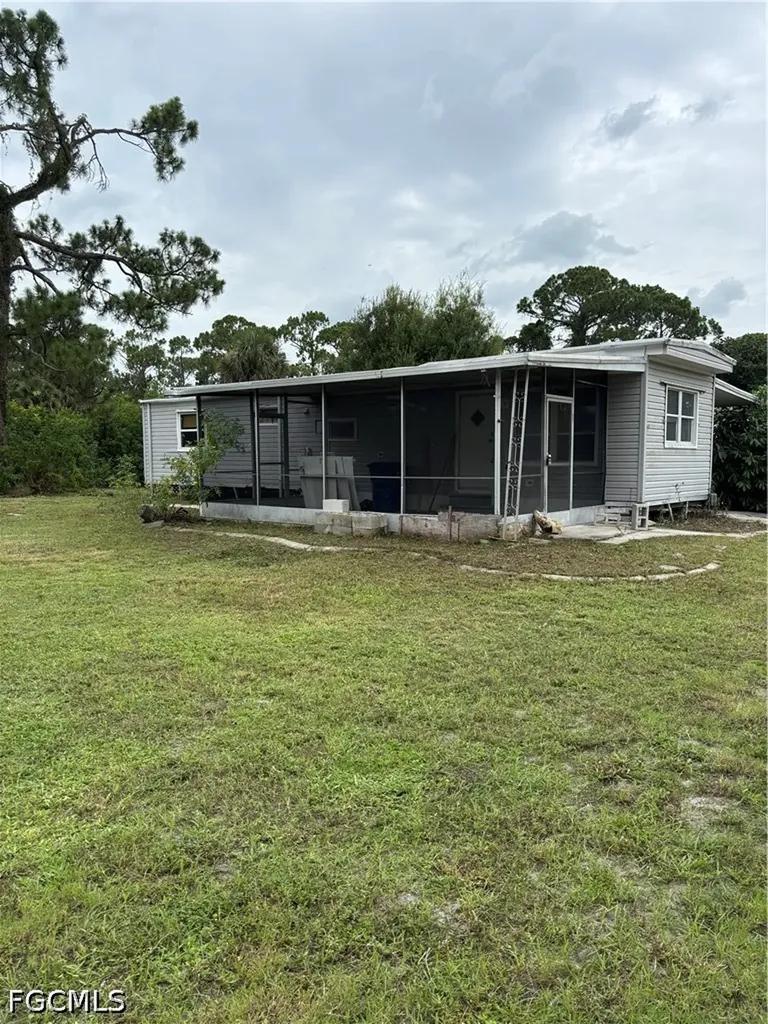 7689 Ebson Drive North Fort Myers FL 33917
