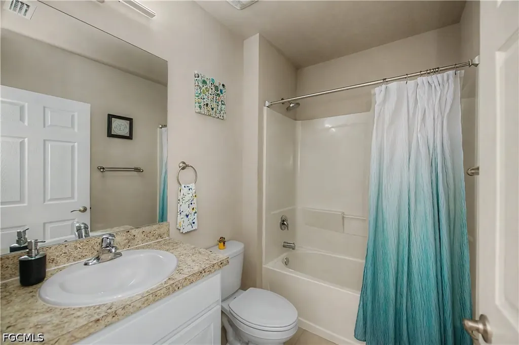 2495 Ciales Court Cape Coral FL 33909