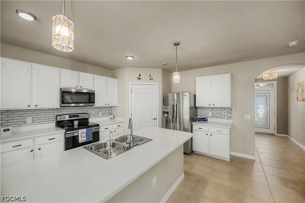2495 Ciales Court Cape Coral FL 33909