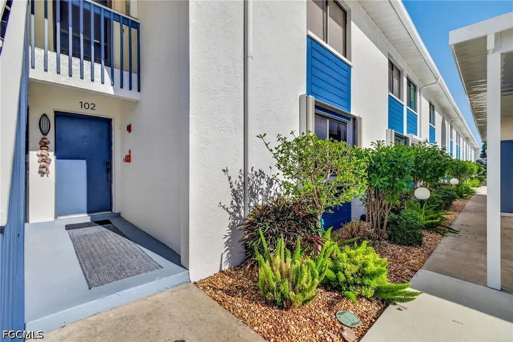 4904 Vincennes Street Cape Coral FL 33904