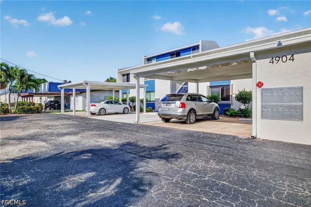 4904 Vincennes Street Cape Coral FL 33904