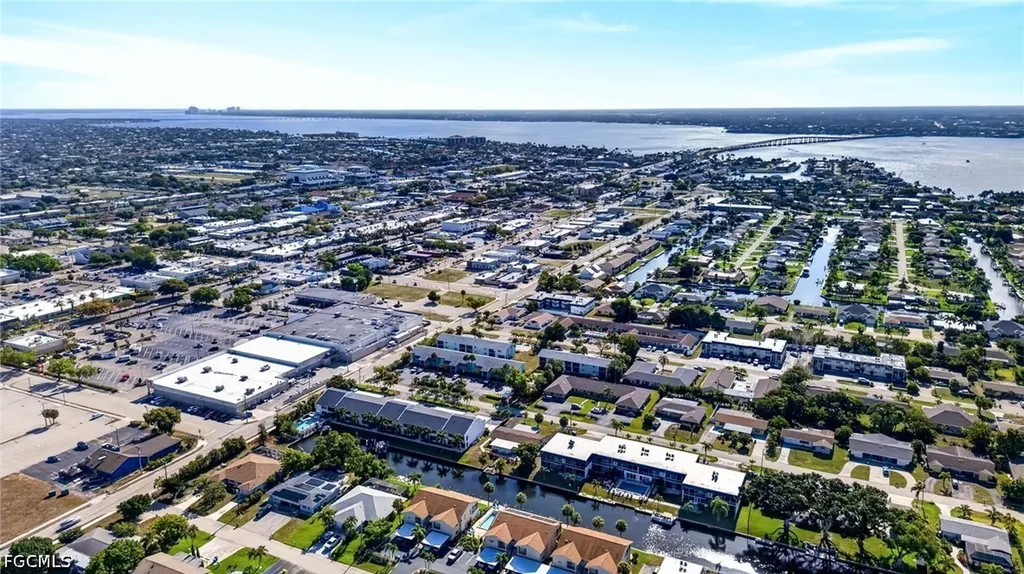 4904 Vincennes Street Cape Coral FL 33904