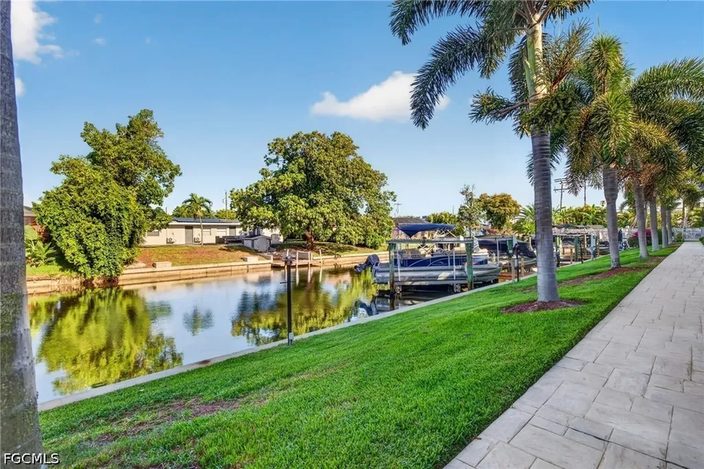 4904 Vincennes Street Cape Coral FL 33904