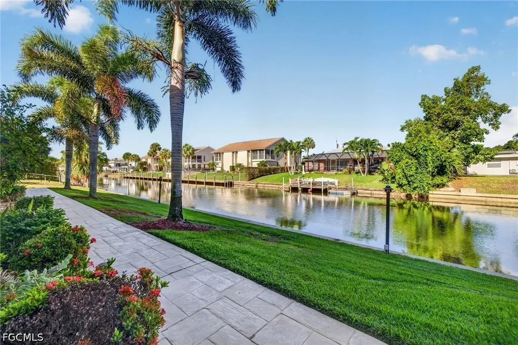 4904 Vincennes Street Cape Coral FL 33904