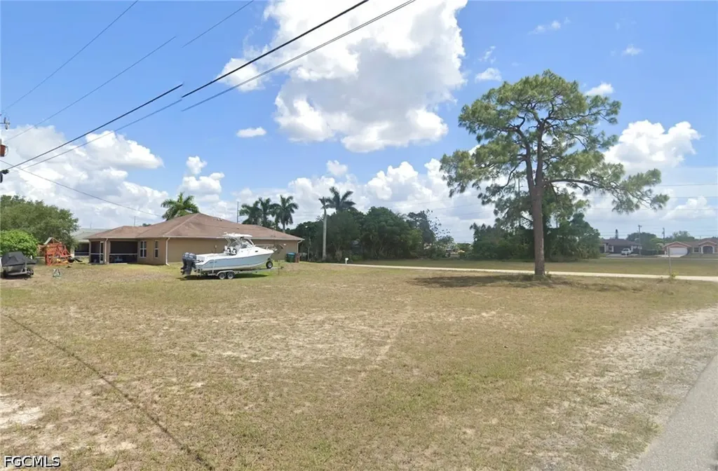 401 NE 24th Terrace Cape Coral FL 33909