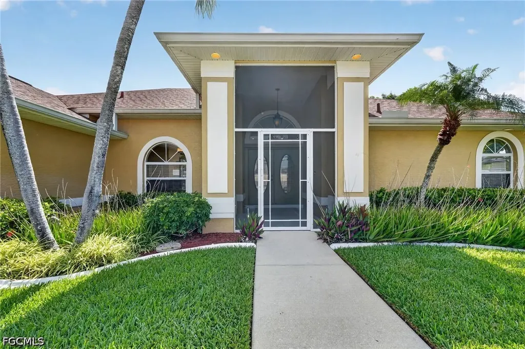 5329 SW 8th Court Cape Coral FL 33914