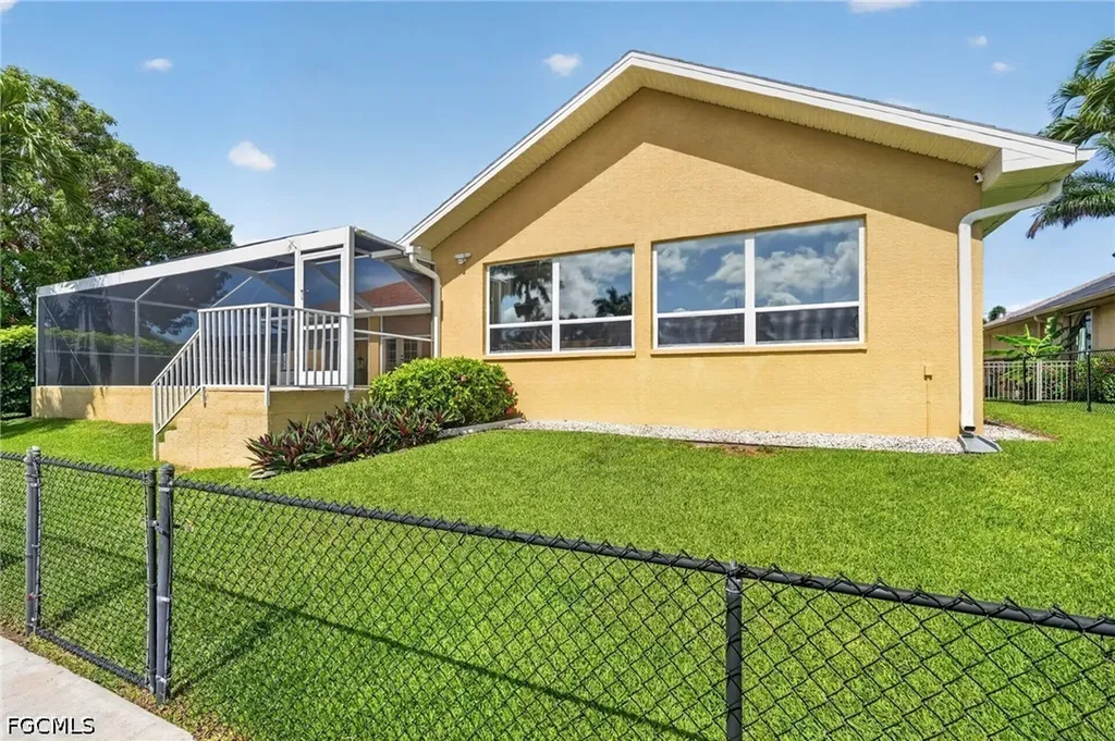 5329 SW 8th Court Cape Coral FL 33914