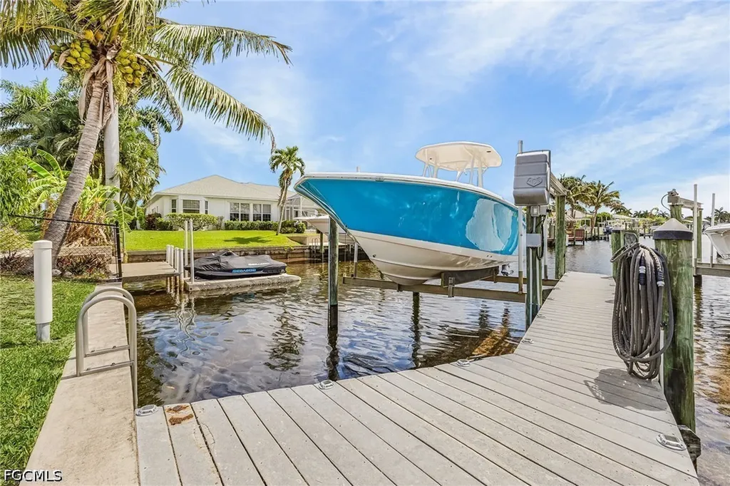 3009 SE 19th Place Cape Coral FL 33904