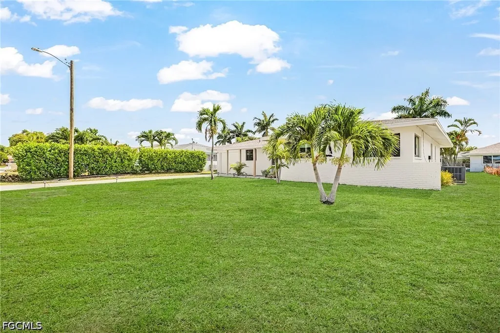 3009 SE 19th Place Cape Coral FL 33904