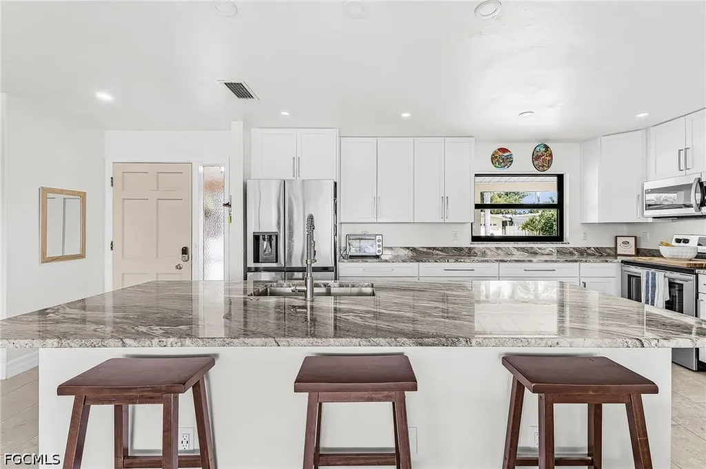 3009 SE 19th Place Cape Coral FL 33904
