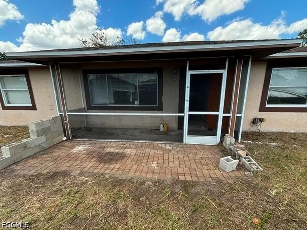 4108 10th Street SW Lehigh Acres FL 33976