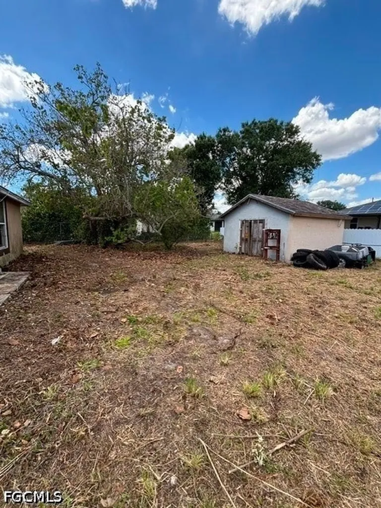 4108 10th Street SW Lehigh Acres FL 33976