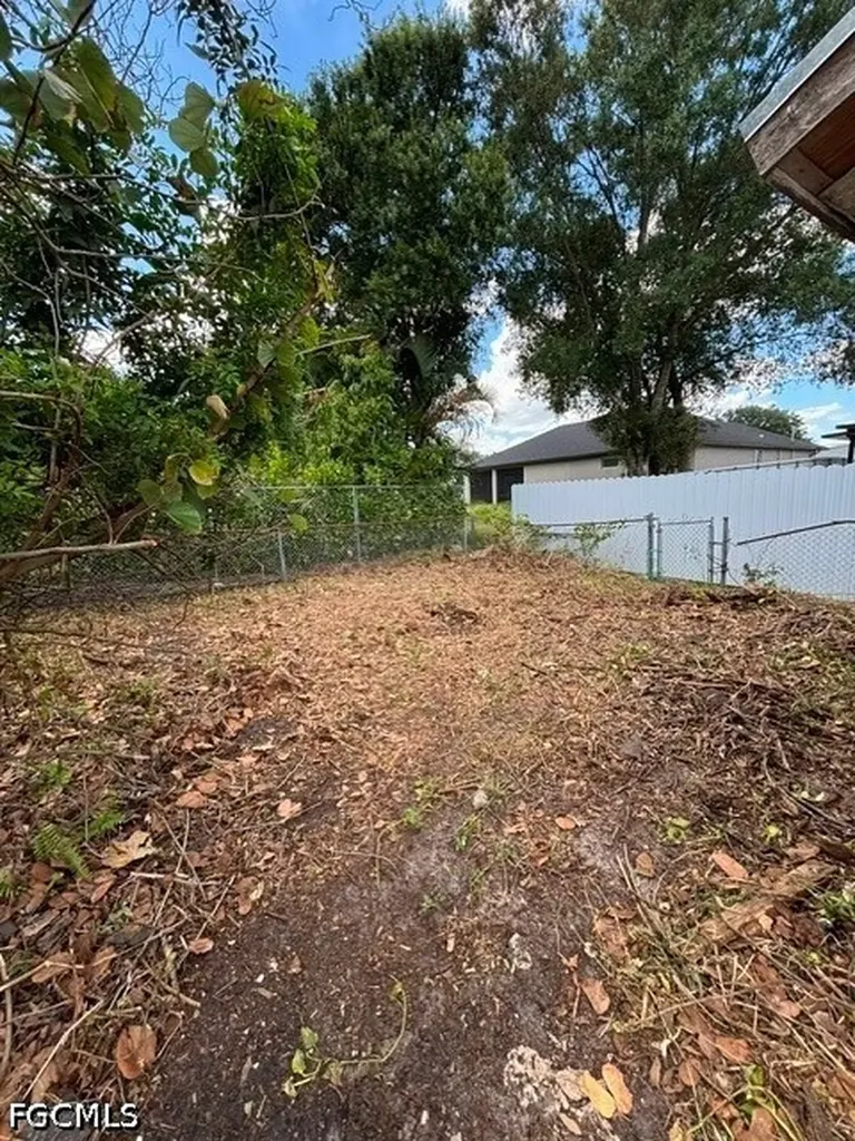 4108 10th Street SW Lehigh Acres FL 33976