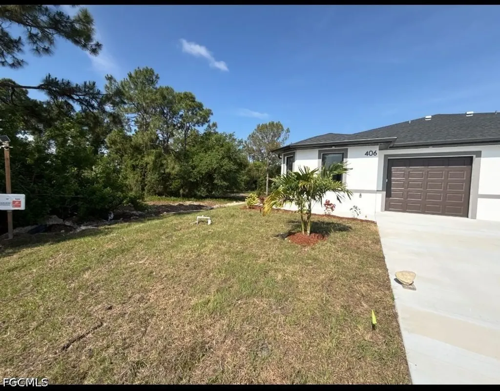 404-406 Chalet Avenue S Lehigh Acres FL 33974