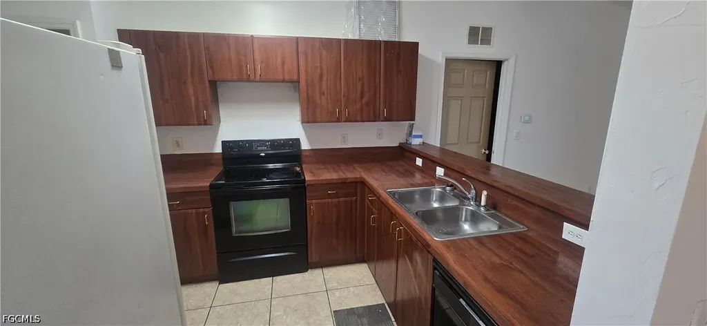 573 Bell Boulevard S Lehigh Acres FL 33974