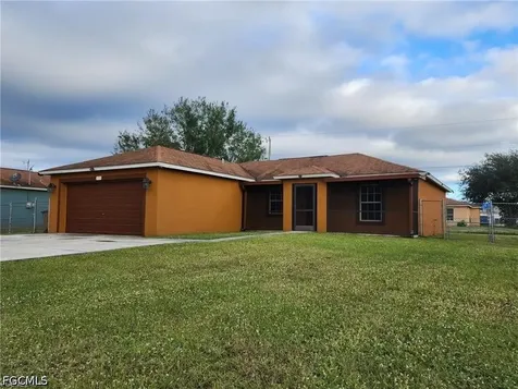 573 Bell Boulevard S Lehigh Acres FL 33974
