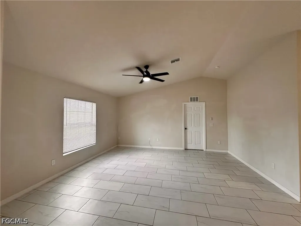2212 SW Santa Barbara Place Cape Coral FL 33991