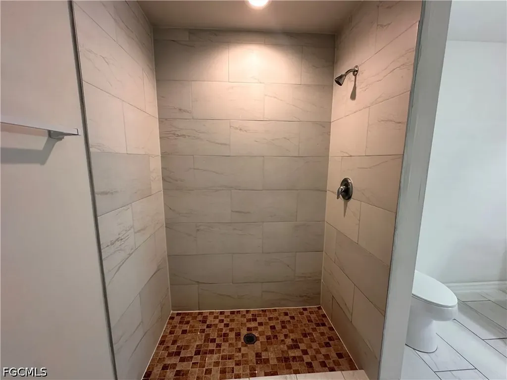 2212 SW Santa Barbara Place Cape Coral FL 33991