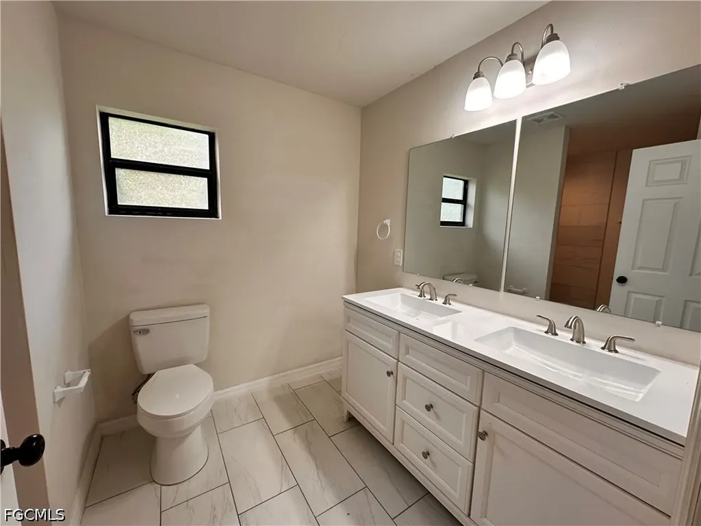 2212 SW Santa Barbara Place Cape Coral FL 33991