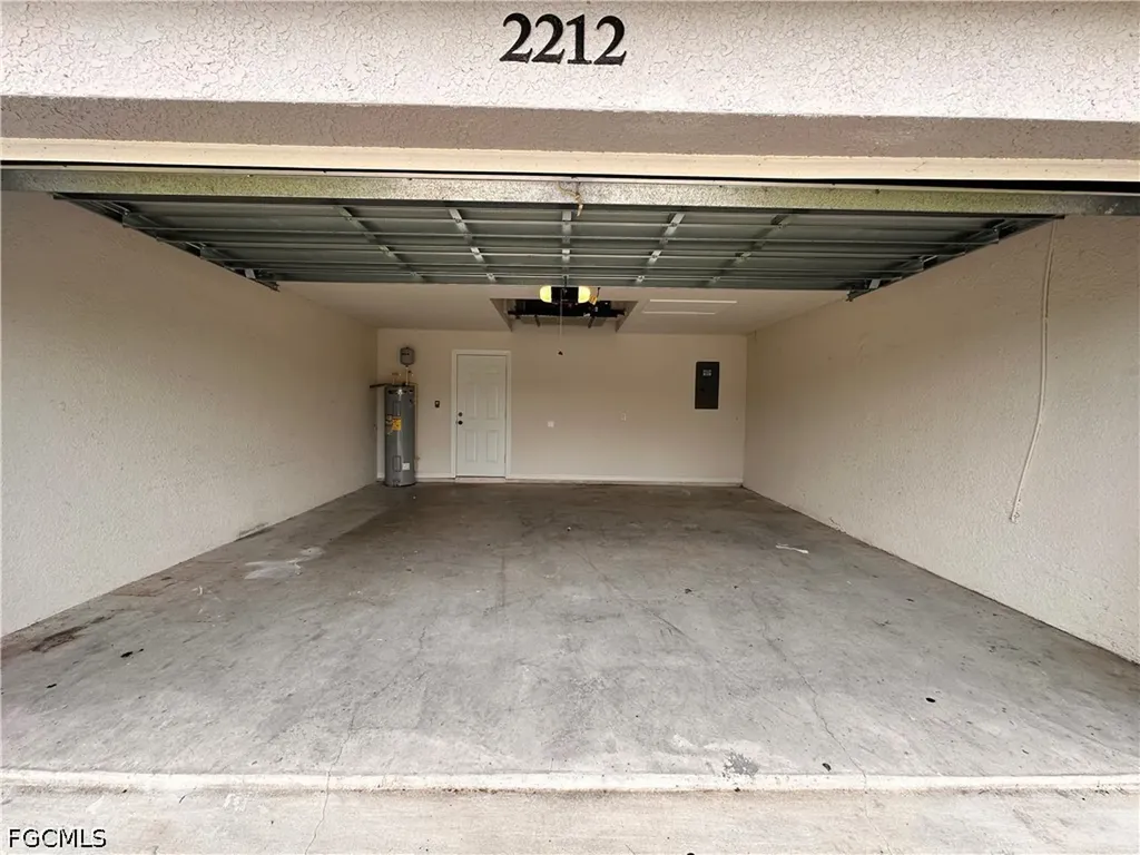 2212 SW Santa Barbara Place Cape Coral FL 33991