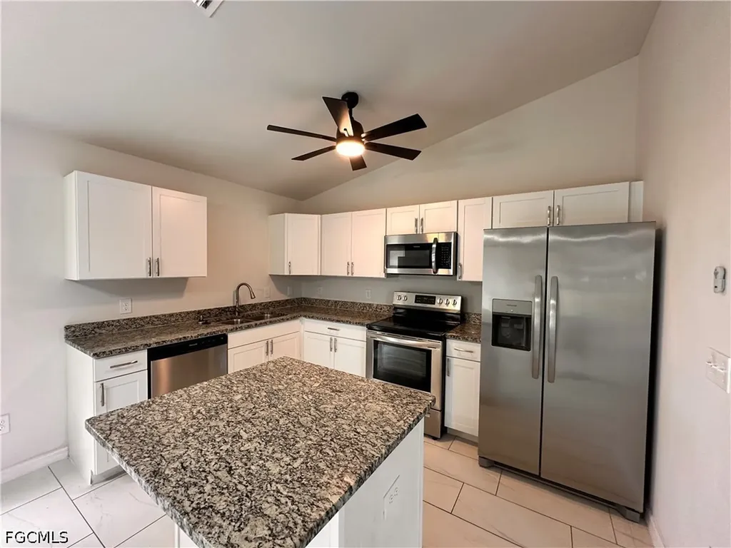 2212 SW Santa Barbara Place Cape Coral FL 33991