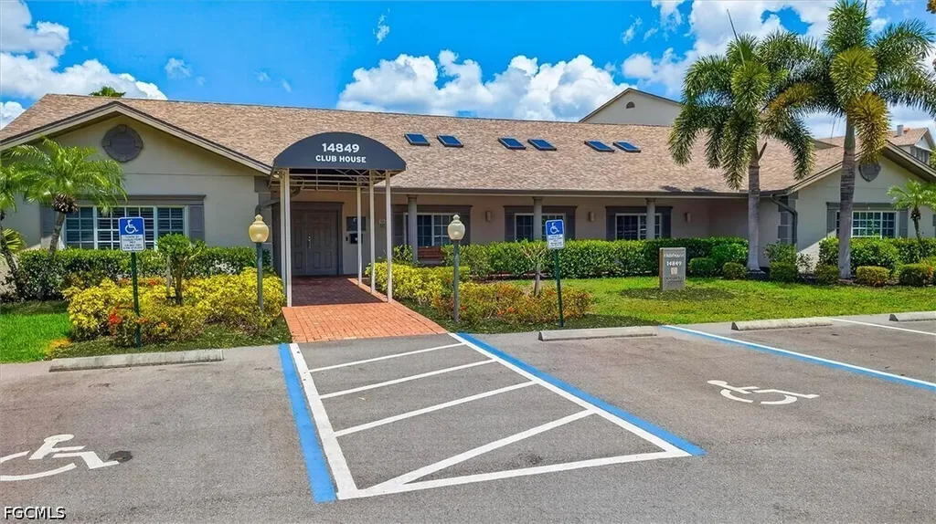 14751 Hole In 1 Circle Fort Myers FL 33919
