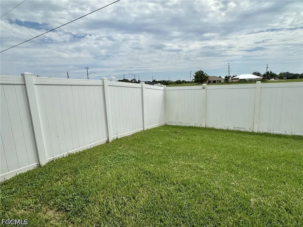 2306/2308 NE 16th Terrace Cape Coral FL 33909