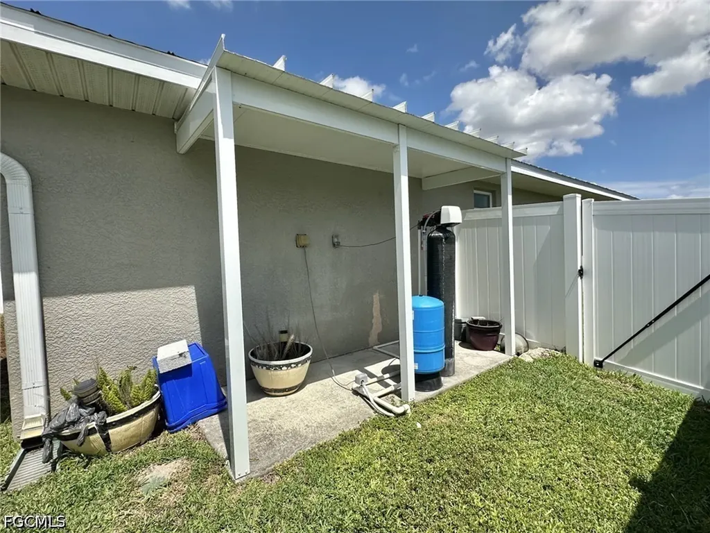 2306/2308 NE 16th Terrace Cape Coral FL 33909