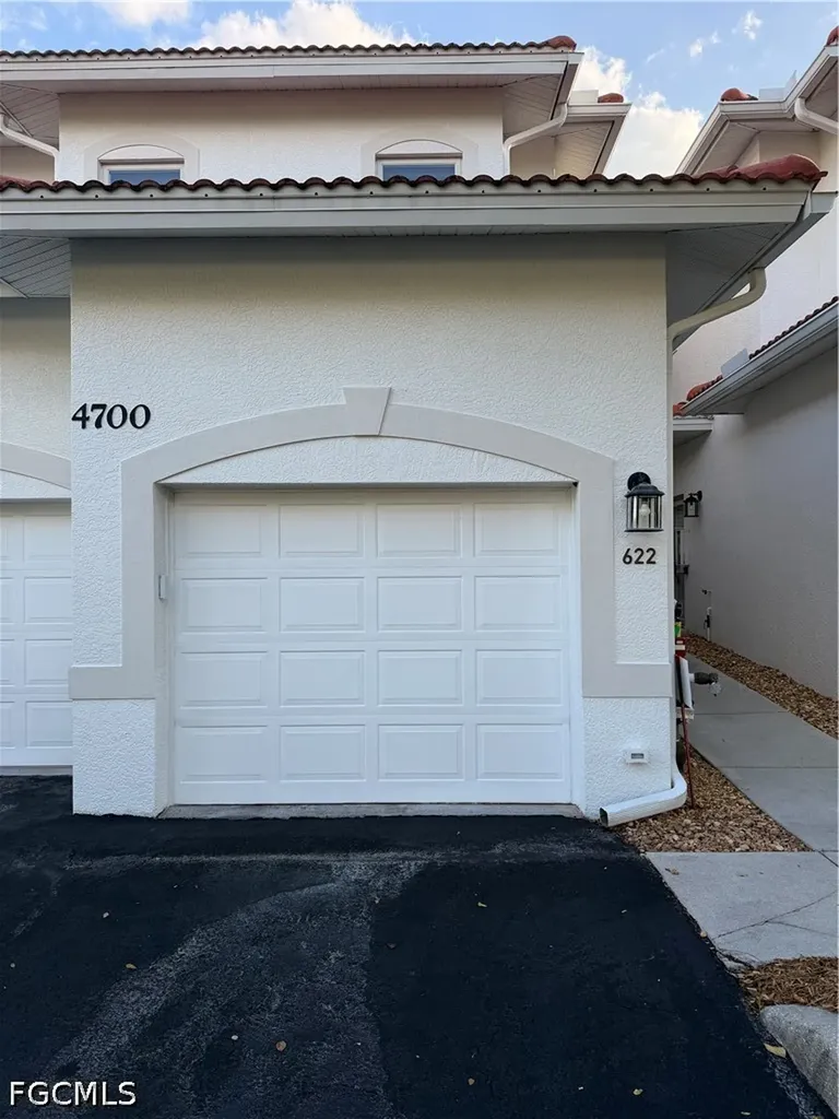 4700 Yacht Harbor Drive Naples FL 34112