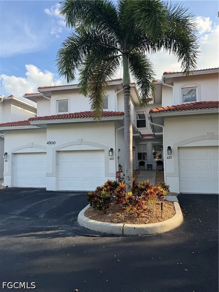 4700 Yacht Harbor Drive Naples FL 34112